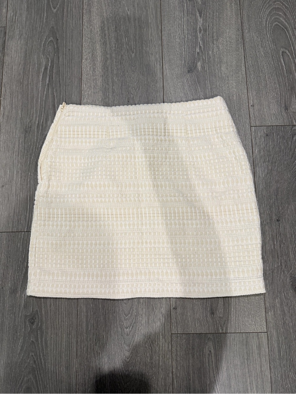 H&M Ivory Textured Mini Skirt Size 8 - Picture 2 of 6
